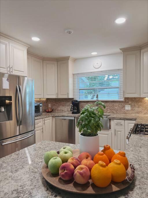 Beautiful Main House In West Palm Hébergement de vacances *